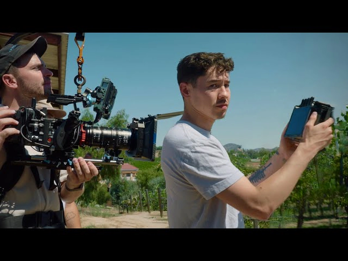 巨乳 | 原创视频制作与影视传媒网站 | 放心观看 专业拍摄团队工作现场